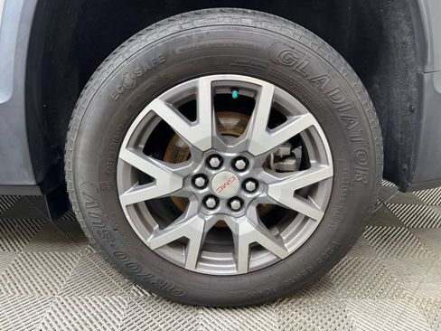 Used 2021 GMC Acadia SLT FWD image 29