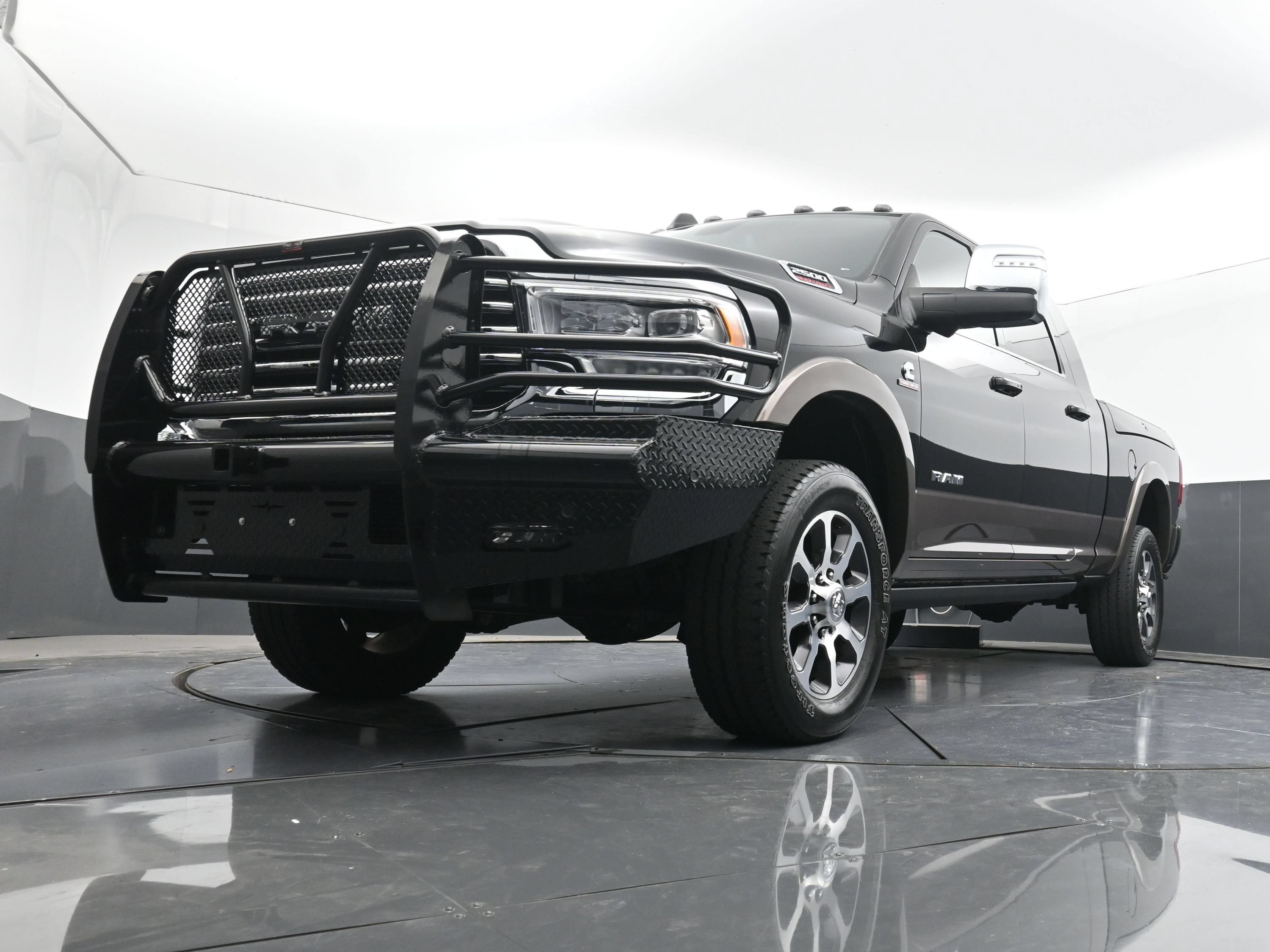 Used 2024 RAM 2500 Limited w/ Towing Technology Group AWD/4WD image 27