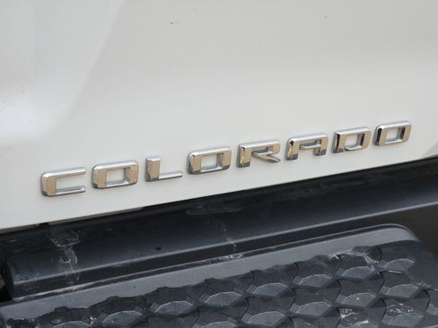 Used 2024 Chevrolet Colorado W/T w/ WT Convenience Package II AWD/4WD image 12