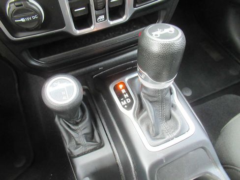 Used 2018 Jeep Wrangler Unlimited Sport S image 34