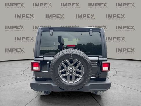 Used 2025 Jeep Wrangler Unlimited Sport AWD/4WD image 4
