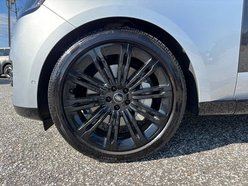 Used 2025 Land Rover Range Rover Long Wheelbase SE image 27