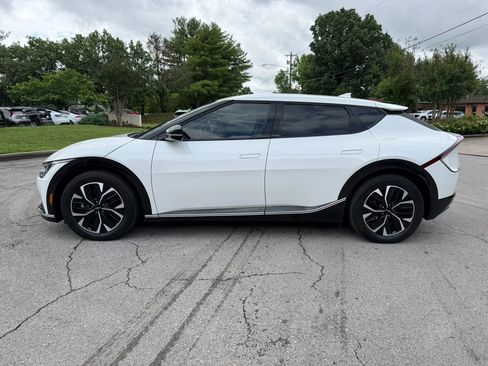 Used 2022 Kia EV6 Wind RWD image 7