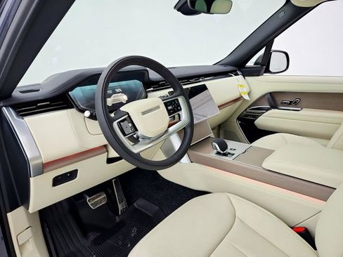 New 2026 Land Rover Range Rover SE image 16