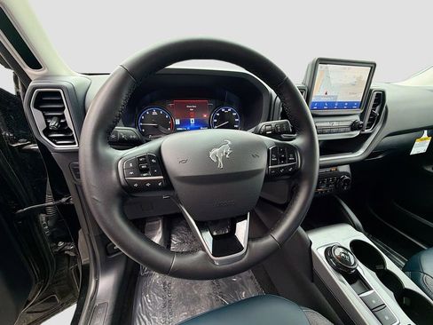 Used 2024 Ford Bronco Sport Outer Banks w/ Tech Package image 11