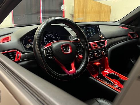 Used 2018 Honda Accord Sport image 16