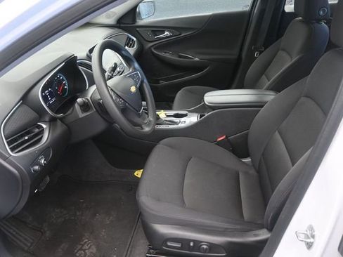 Used 2025 Chevrolet Malibu LT image 16