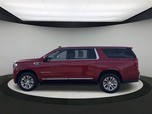 Used 2021 GMC Yukon XL Denali image 4