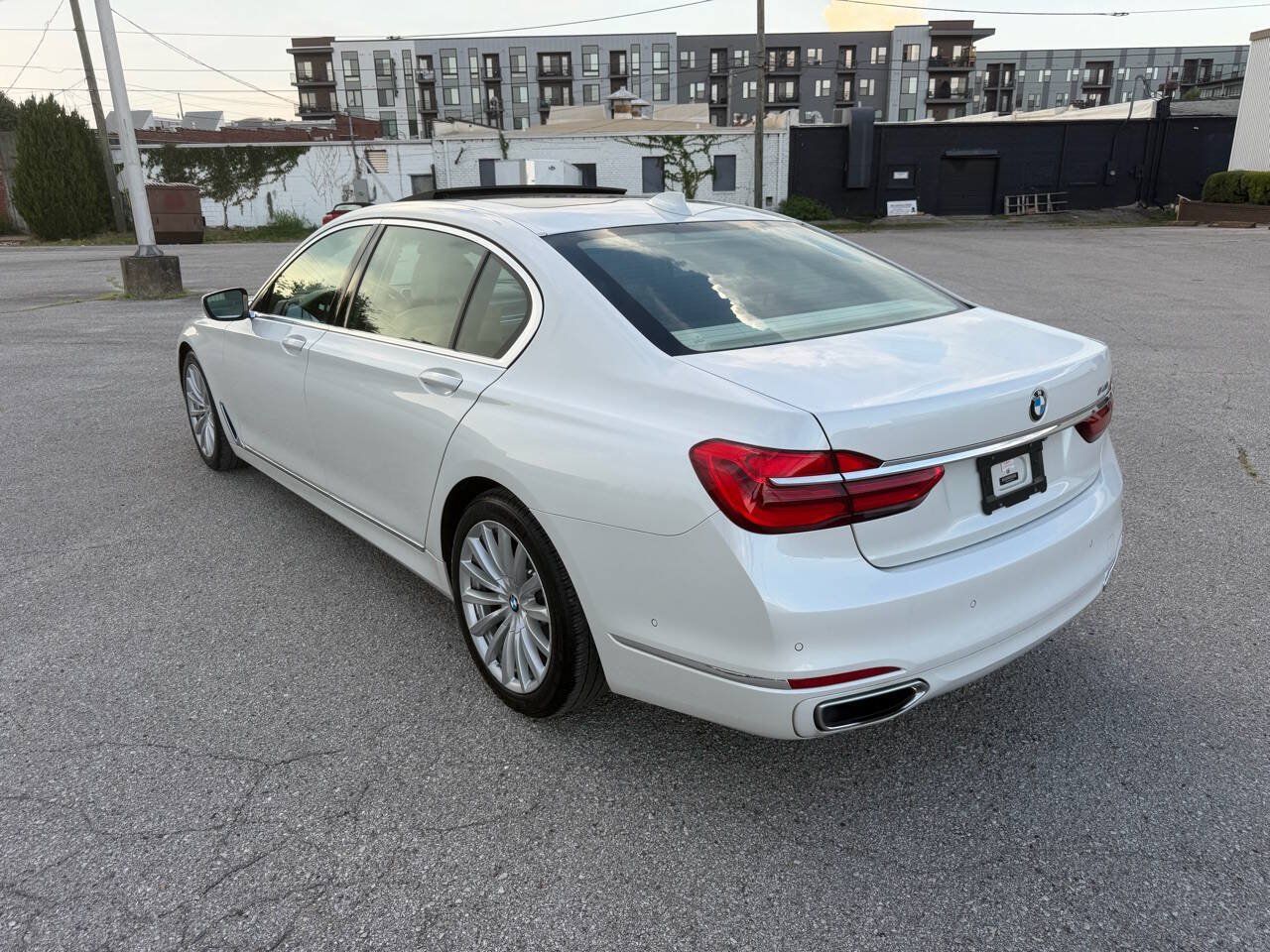 Used 2017 BMW 740i RWD image 9