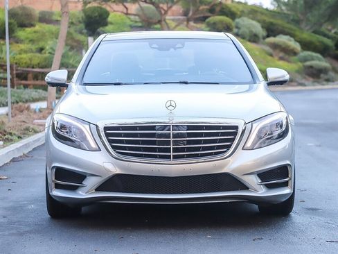 Used 2017 Mercedes-Benz S 550 Sedan image 2