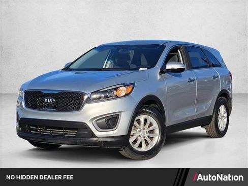 Used 2017 Kia Sorento L FWD image 1