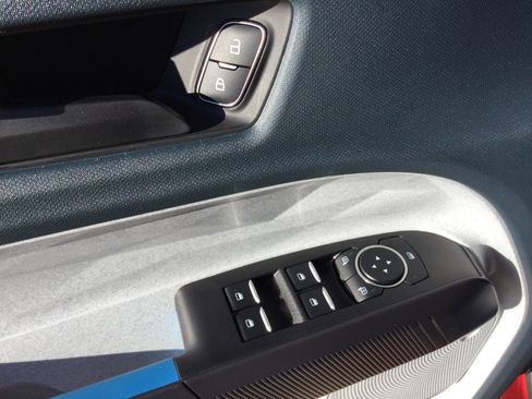 New 2025 Ford Maverick XLT w/ XLT Luxury Package image 9