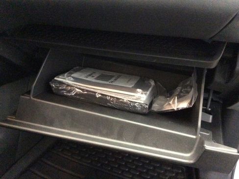 Used 2024 Nissan Pathfinder SL w/ Black Appearance Package image 38