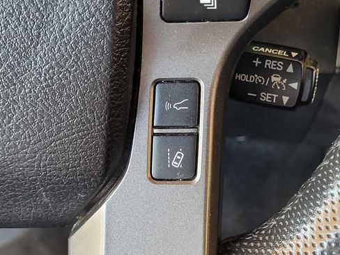 Certified 2022 Toyota Tacoma TRD Off-Road AWD/4WD image 32