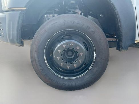 Used 2016 Ford F550 2WD Regular Cab Super Duty image 23