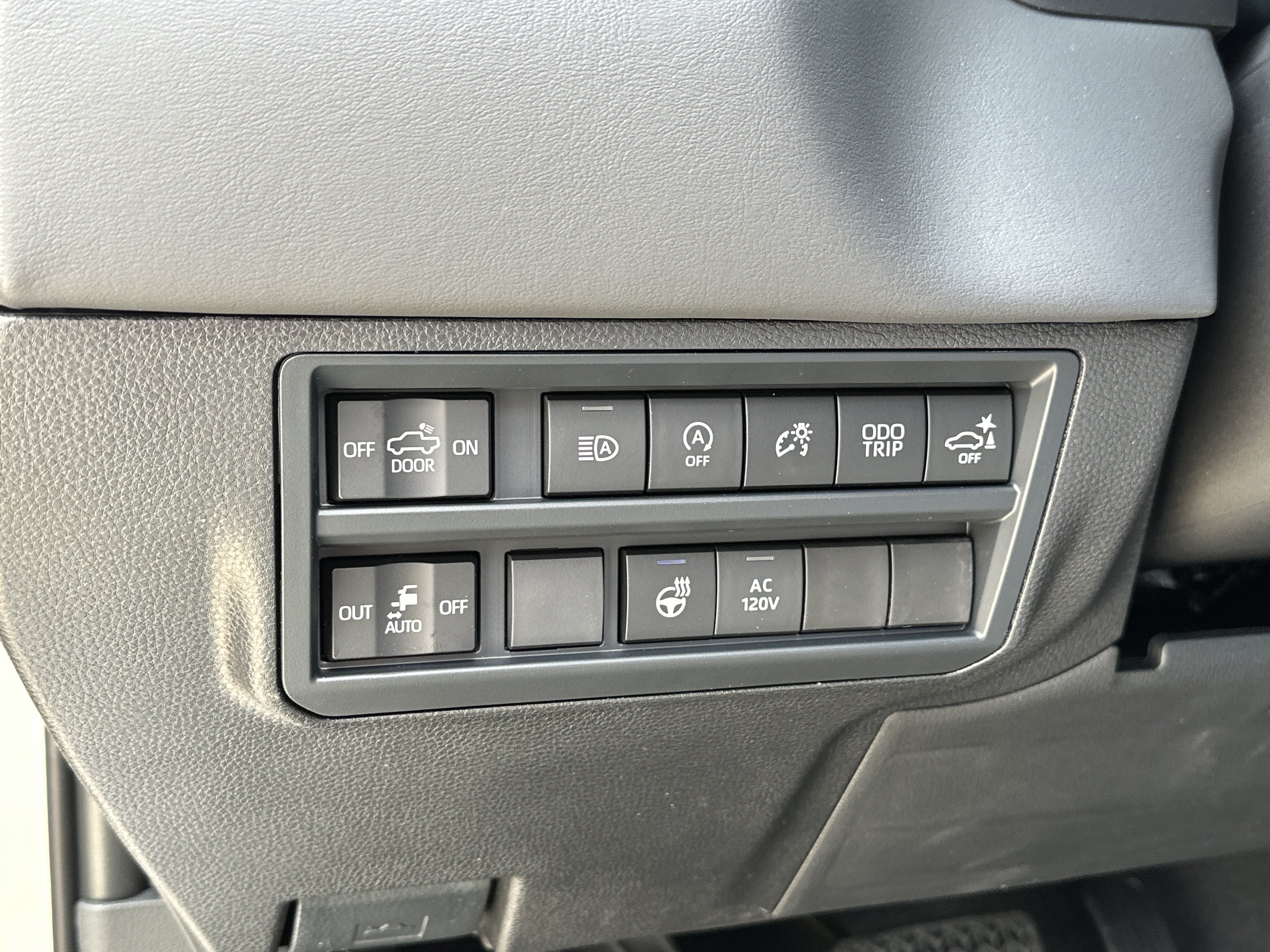 Used 2026 Toyota Tundra Platinum AWD/4WD image 15