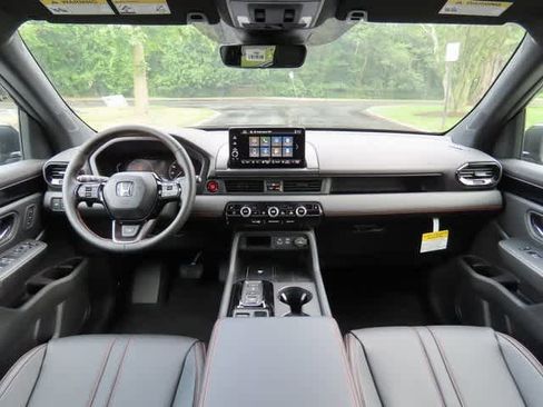 New 2025 Honda Pilot TrailSport image 18