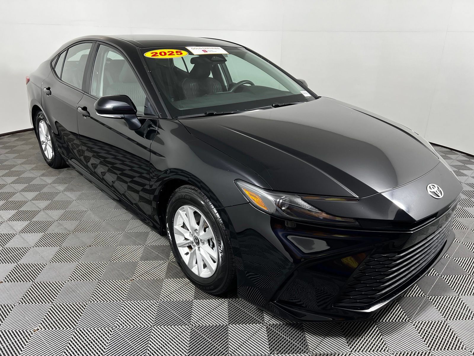 Certified 2025 Toyota Camry LE FWD image 3