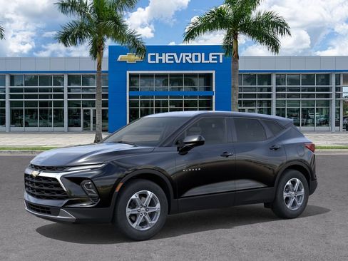 Used 2026 Chevrolet Blazer LT FWD image 3