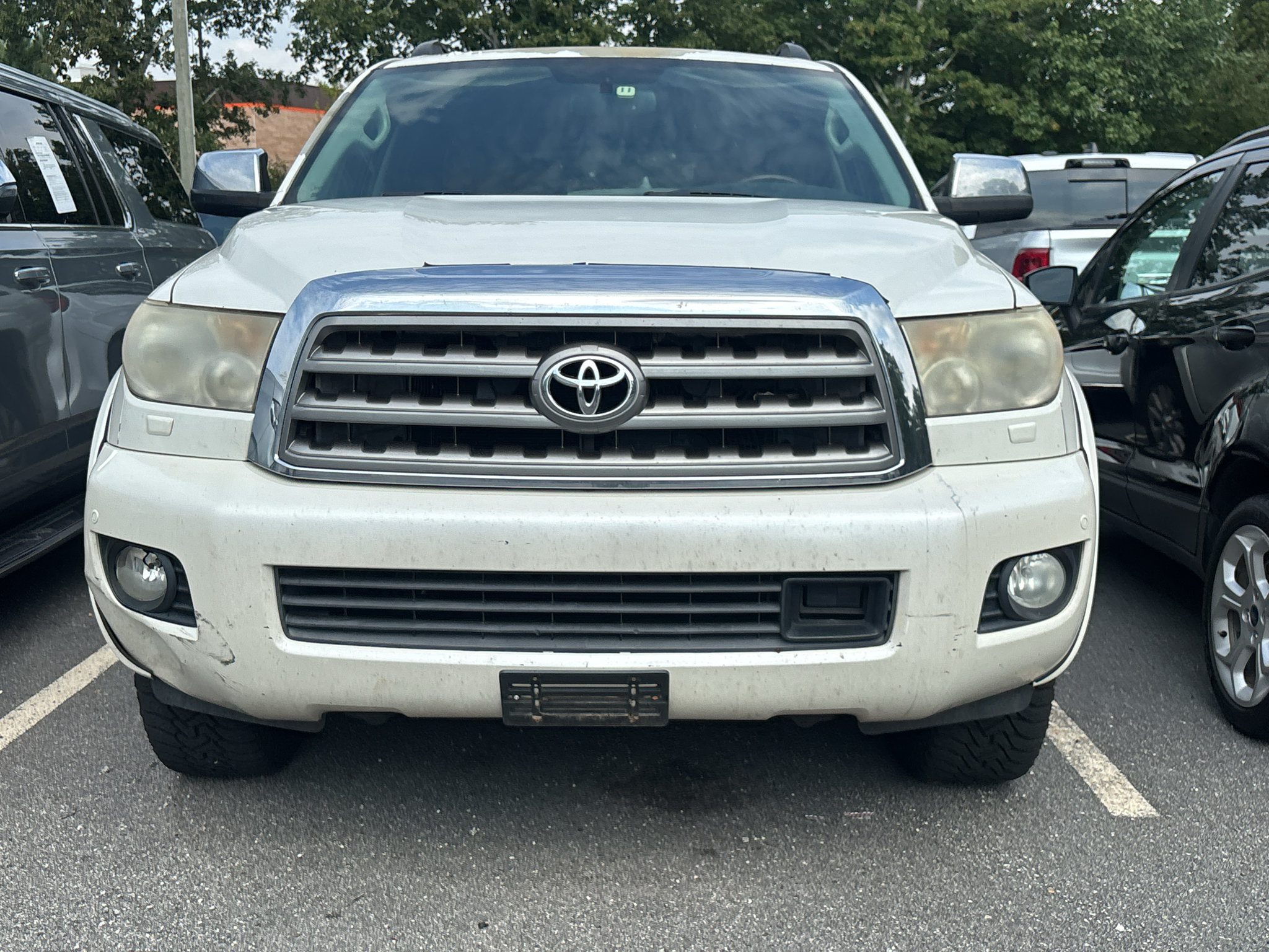 Used 2014 Toyota Sequoia Platinum AWD/4WD image 2
