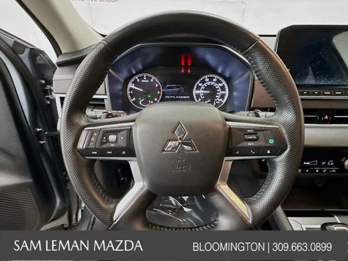Used 2024 Mitsubishi Outlander SE Black Edition image 16