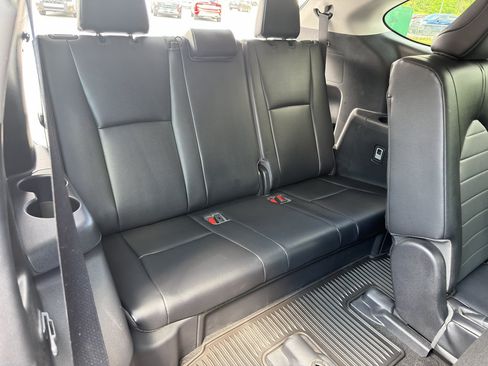 Used 2023 Toyota Highlander XLE AWD/4WD image 29