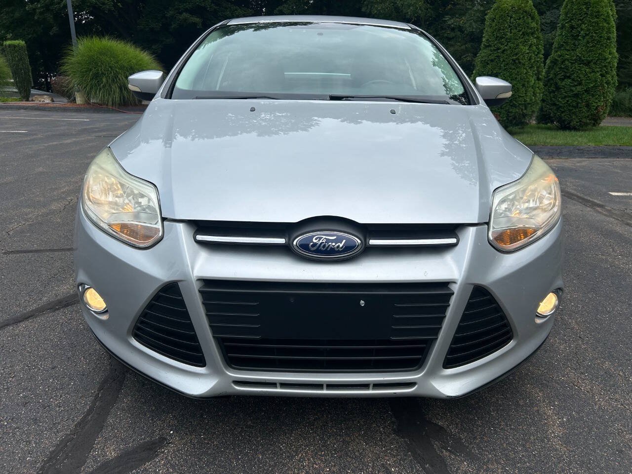 Used 2014 Ford Focus SE w/ SE Sport Package FWD image 3