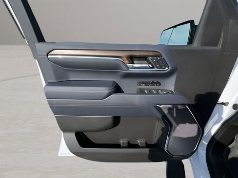 Certified 2024 Chevrolet Silverado 1500 High Country w/ High Country Premium Package image 23