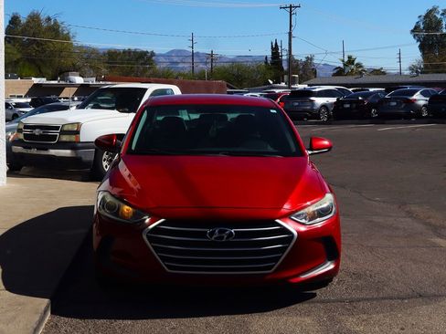 Used 2017 Hyundai Elantra SE image 16