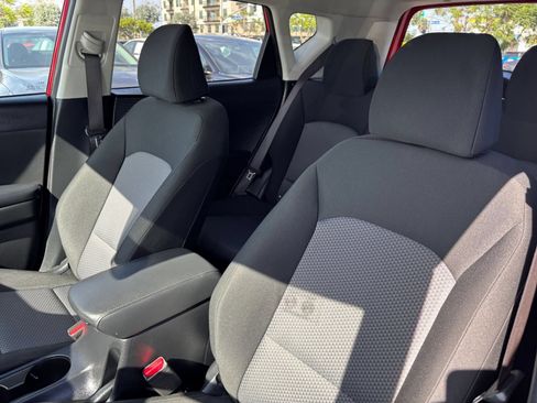 Used 2025 Kia Soul LX w/ LX Technology Package FWD image 22