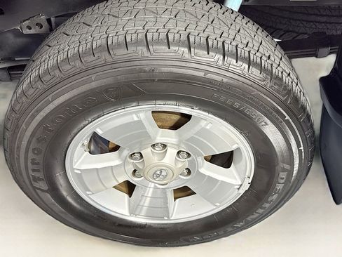 Used 2015 Toyota Tacoma PreRunner w/ TRD Sport Package image 30