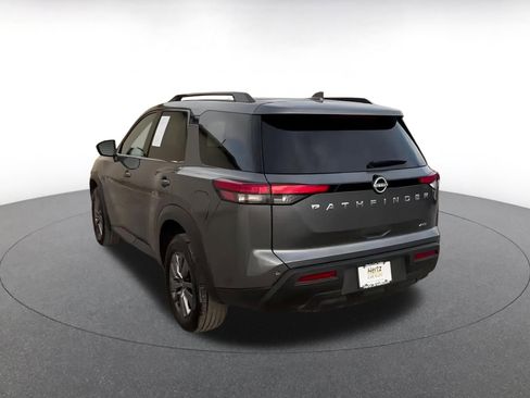 Used 2025 Nissan Pathfinder SV image 11