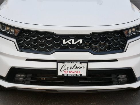 Used 2022 Kia Sorento EX w/ Panoramic Sunroof Package FWD image 9