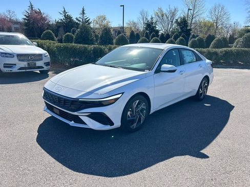 New 2026 Hyundai Elantra Limited image 4