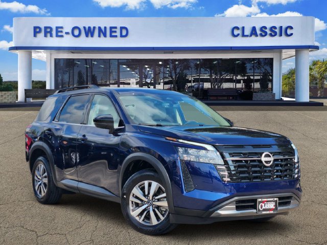 Used 2026 Nissan Pathfinder SL FWD image 1