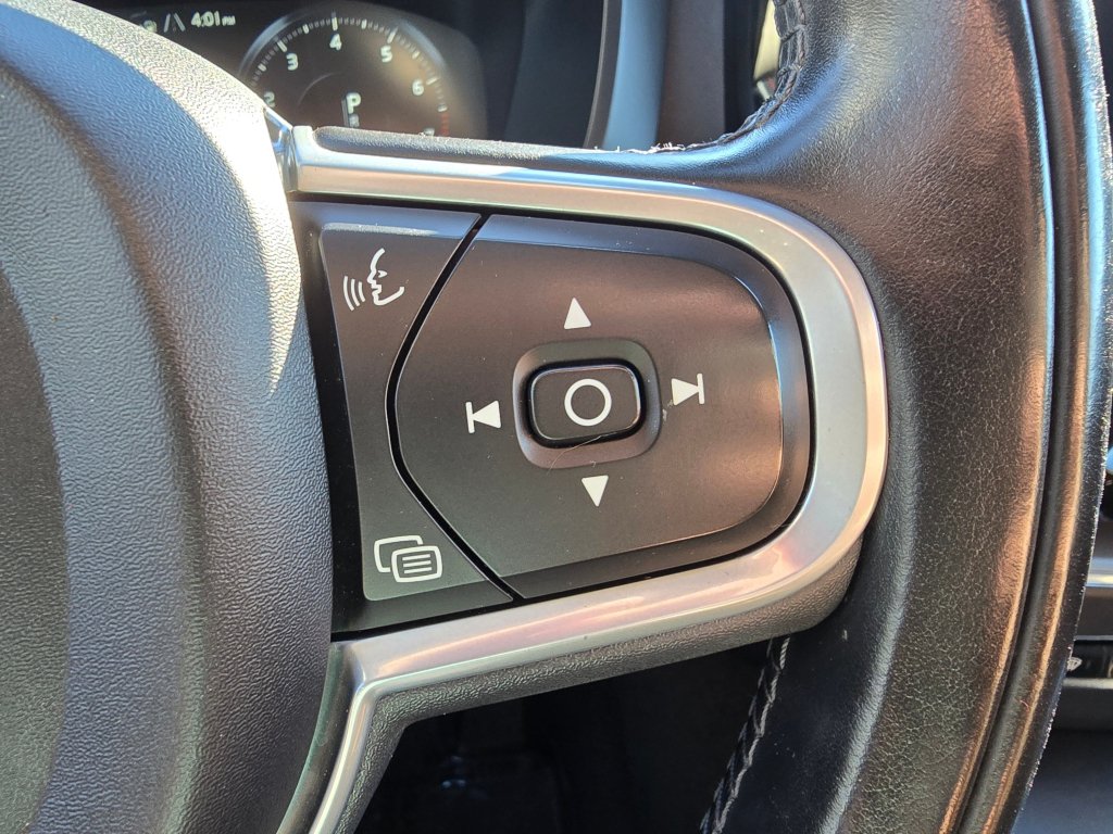 Used 2018 Volvo XC60 T5 Momentum w/ Convenience Package AWD/4WD image 7