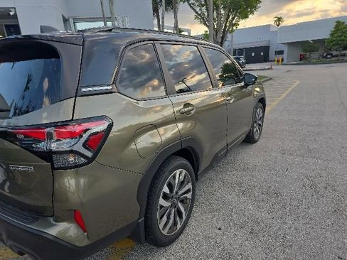 Used 2025 Subaru Forester Touring w/ Touring Package AWD/4WD image 3