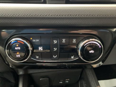 Used 2025 Chevrolet TrailBlazer LT w/ Convenience Package image 25