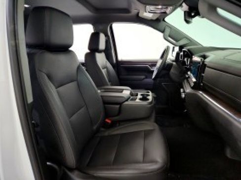 Used 2023 GMC Sierra 1500 SLT image 25