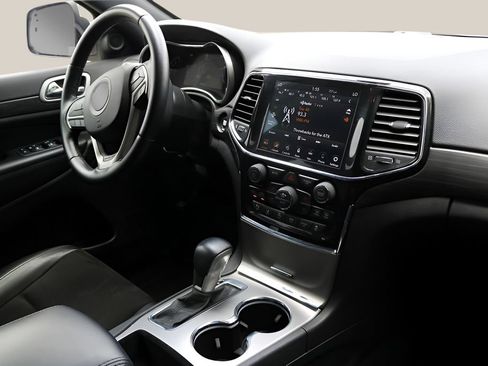 Used 2022 Jeep Grand Cherokee Laredo X RWD image 23