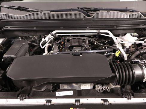 Used 2026 Chevrolet Colorado Trail Boss AWD/4WD image 19
