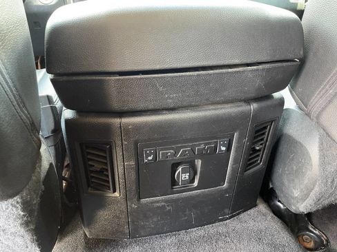 Used 2018 RAM 3500 Laramie image 25