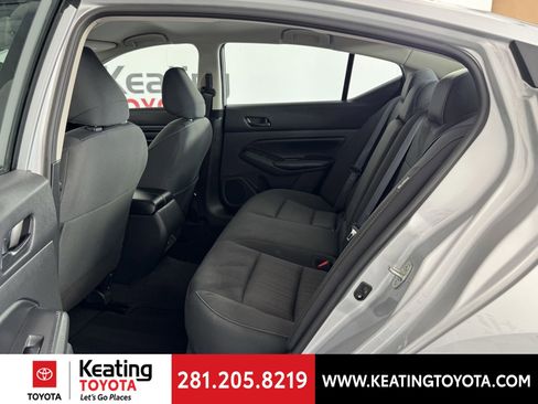 Used 2024 Nissan Altima 2.5 SV image 15