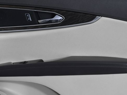 Used 2017 Lincoln MKX Select w/ Select Plus Package image 27