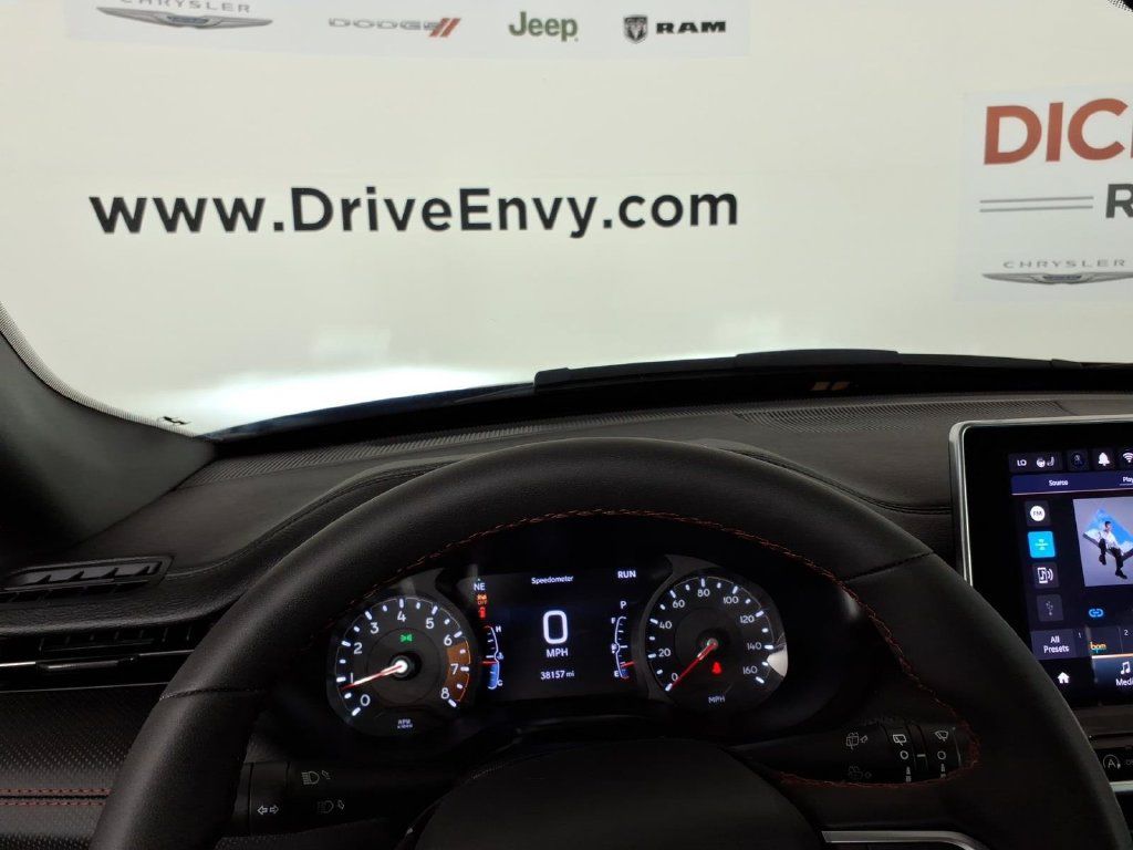 Used 2025 Jeep Compass Trailhawk w/ Sun & Sound Group AWD/4WD image 26
