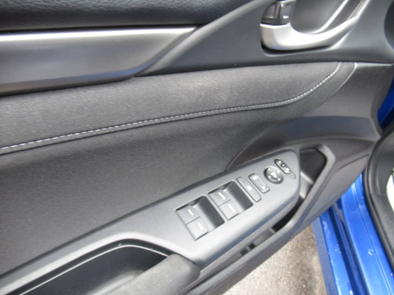 Used 2020 Honda Civic EX image 16