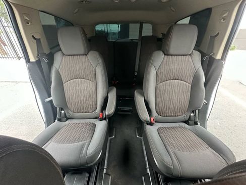 Used 2017 Chevrolet Traverse LT w/ Traveler's Package image 14