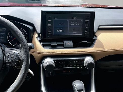 Used 2019 Toyota RAV4 LE FWD image 7