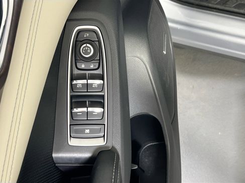 Used 2022 Subaru Ascent Touring image 18