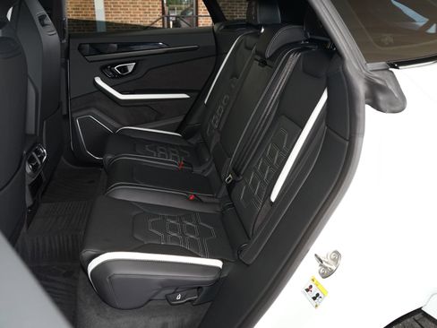 Used 2026 Lamborghini Urus SE image 25